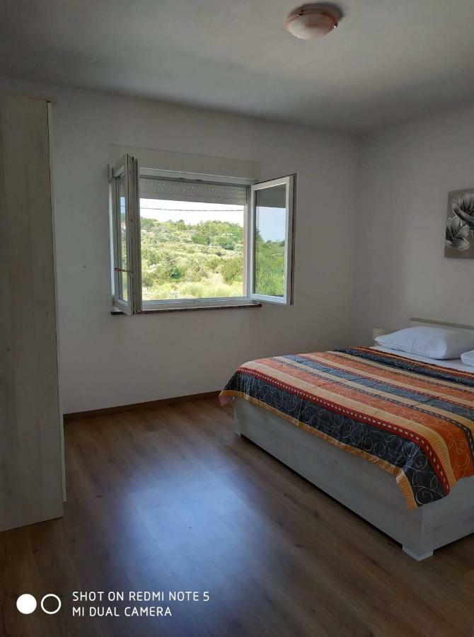 Apartments Patalic Lopar Eksteriør bilde
